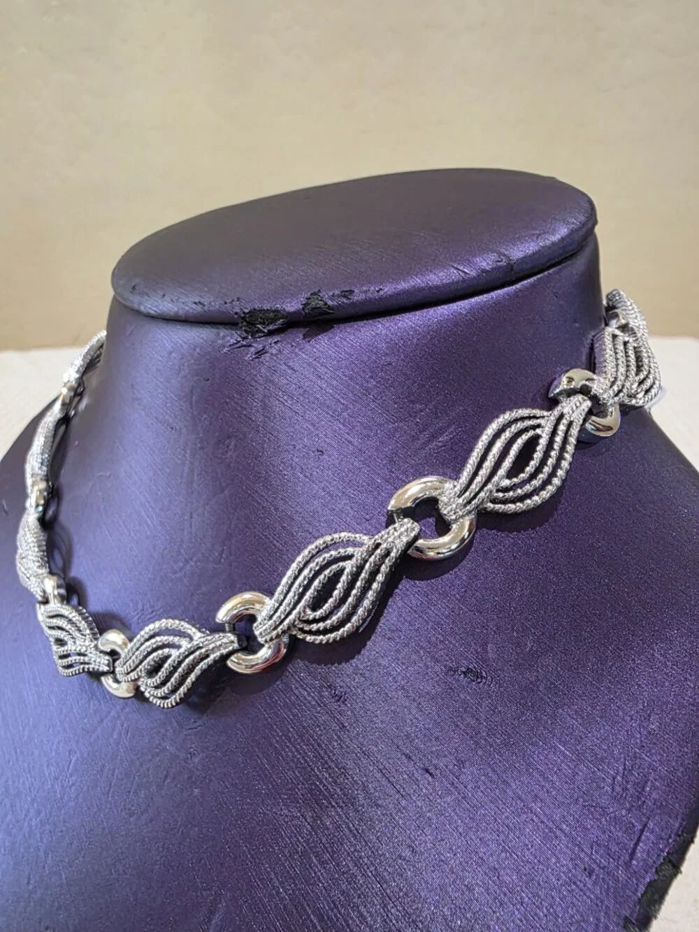 Vintage Signed Trifari (c) Silver-tone Swirled Link Choker Necklace 1950-60's